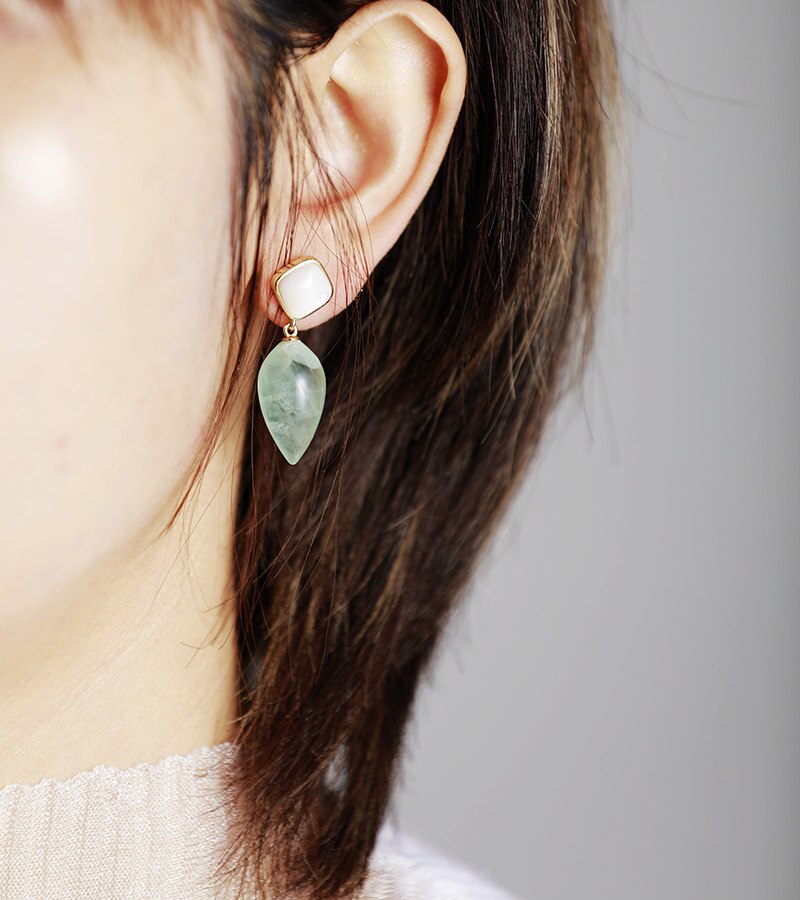 Natural Green Quartz & Shell Classy Earrings