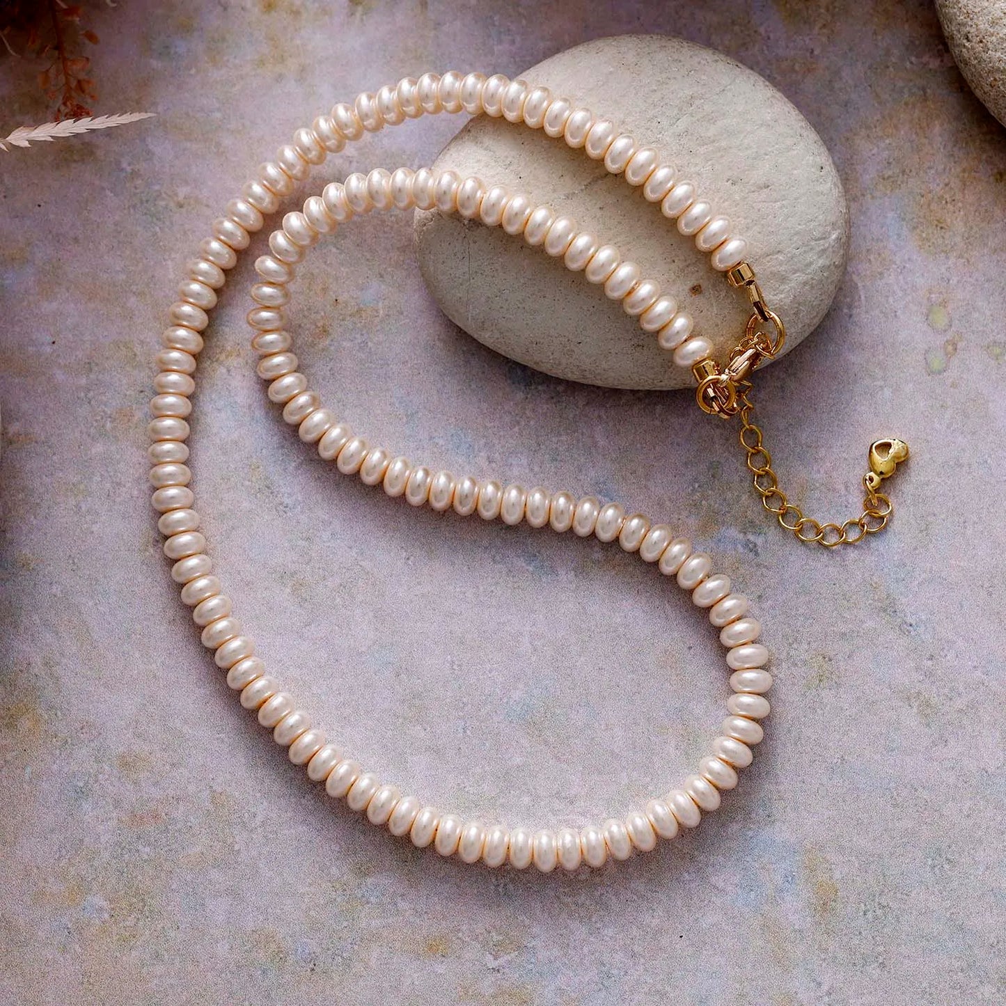 Natural Shell Pearls Choker Necklace