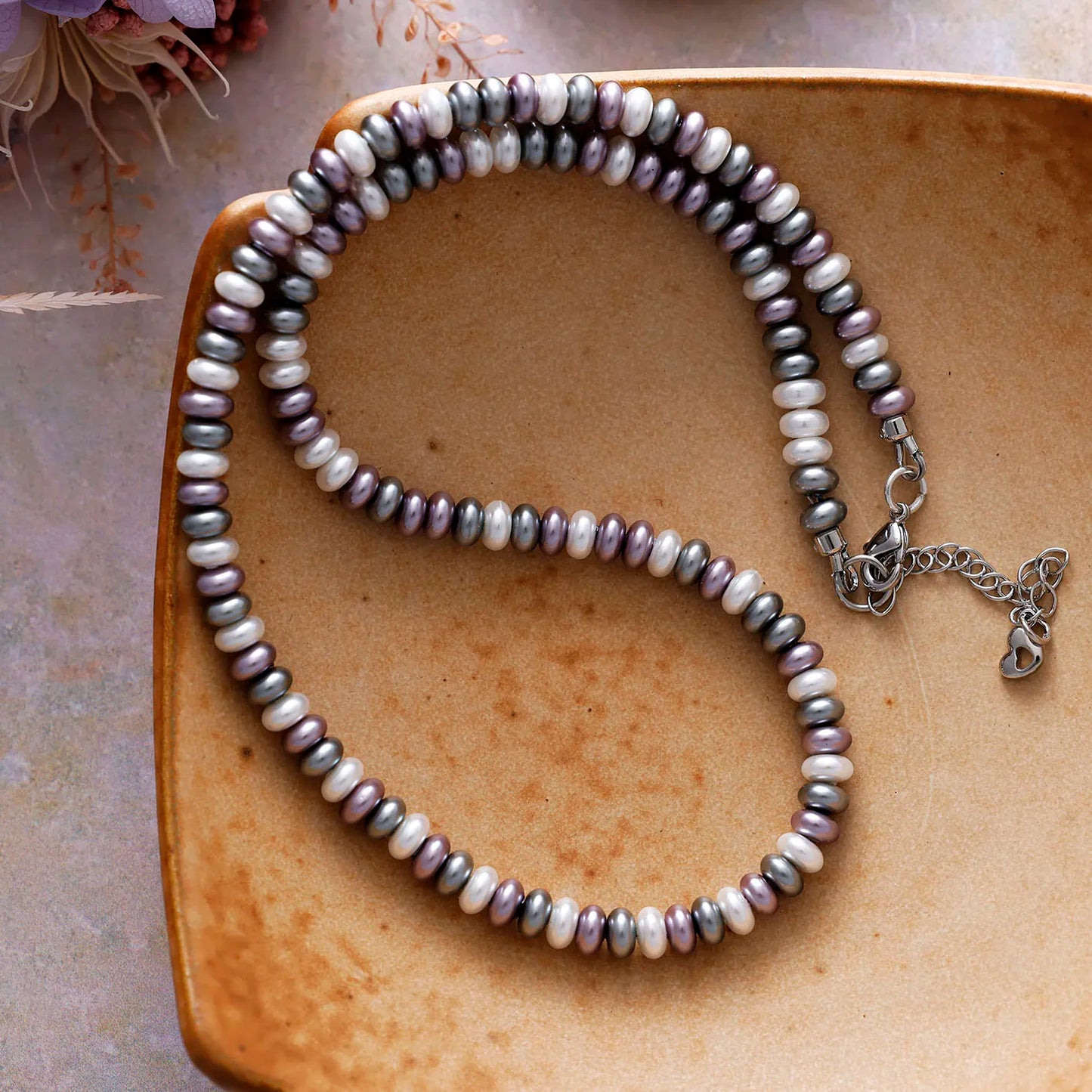 Natural Shell Pearls Choker Necklace