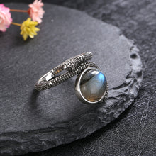 Load image into Gallery viewer, Vintage Silver Serpent Ring with Natural Labradorite
